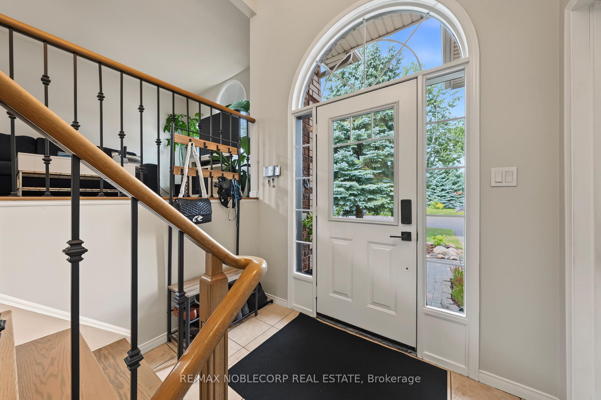 Photo 6 of 350 Emms Drive, Barrie, Holly — HOMEH
