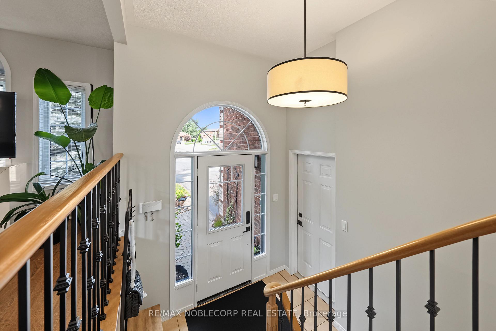 Photo 7 of 350 Emms Drive, Barrie, Holly — HOMEH