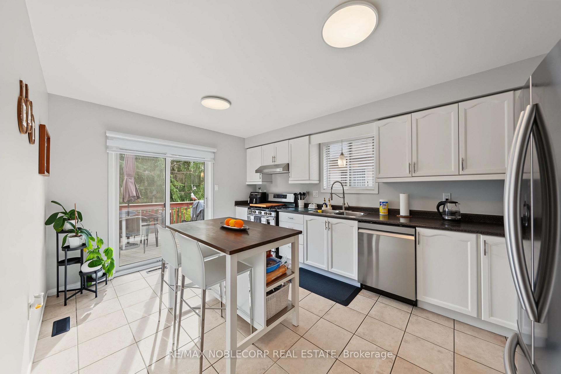 Photo 14 of 350 Emms Drive, Barrie, Holly — HOMEH