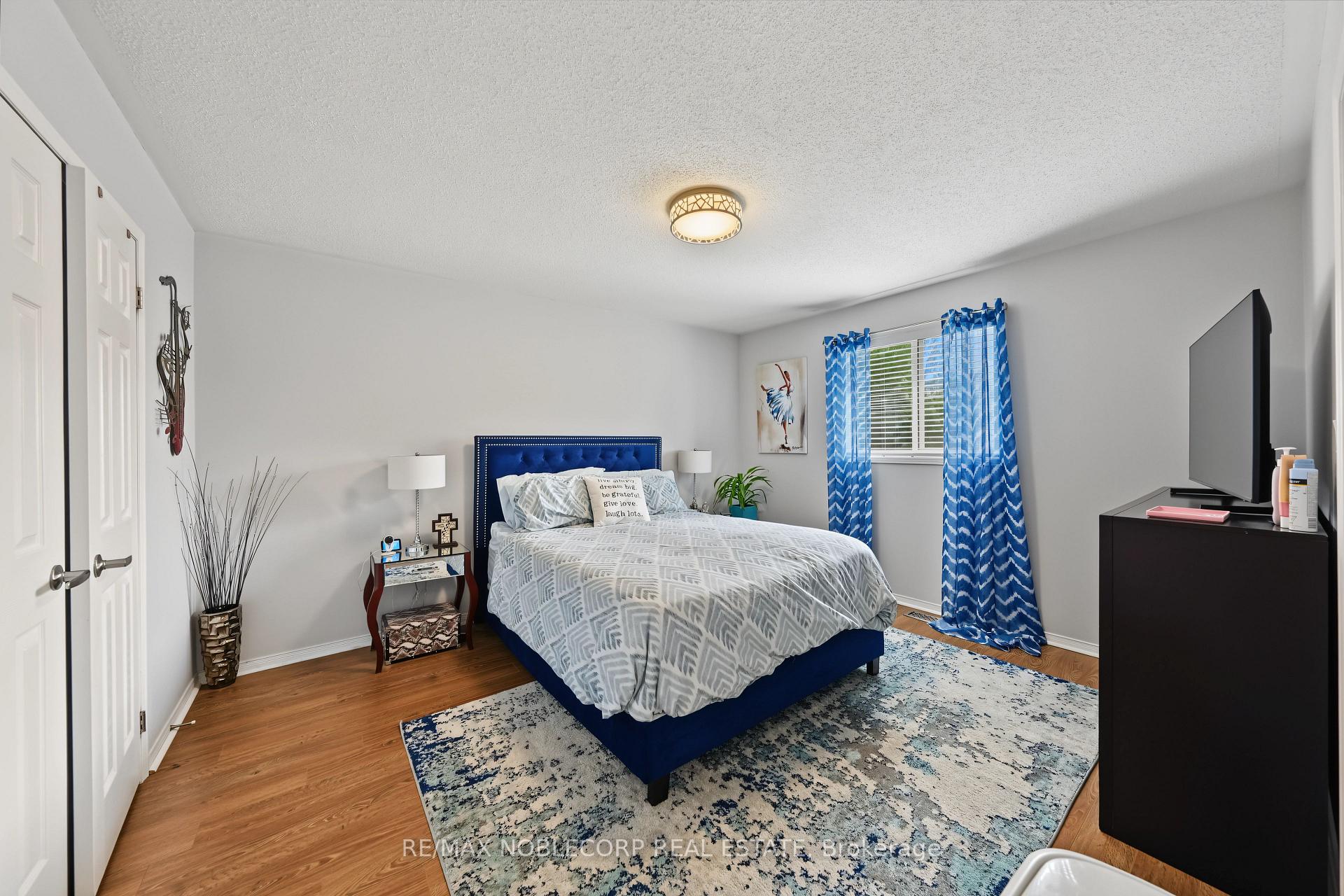 Photo 19 of 350 Emms Drive, Barrie, Holly — HOMEH
