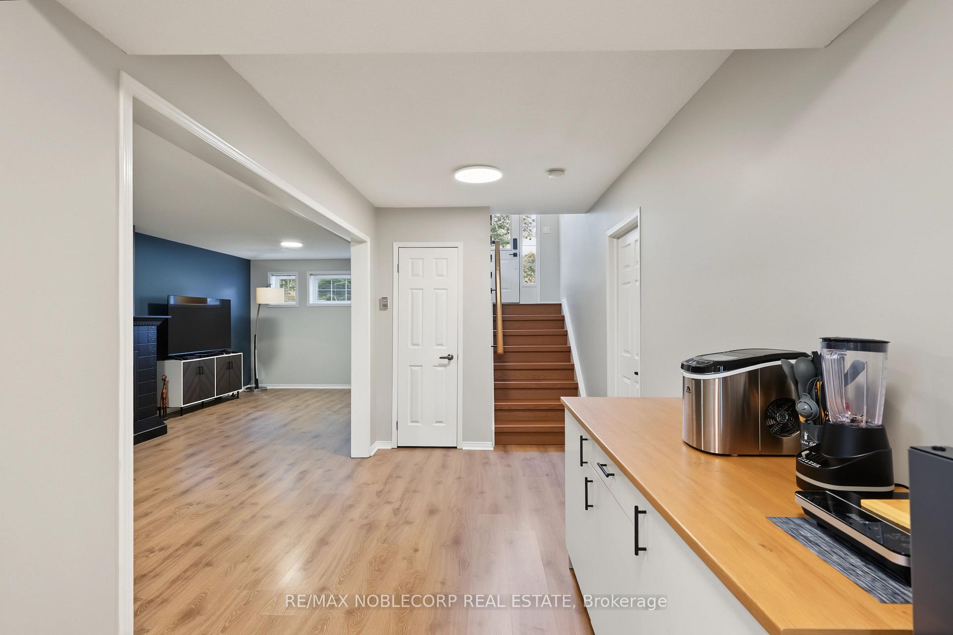 Photo 22 of 350 Emms Drive, Barrie, Holly — HOMEH