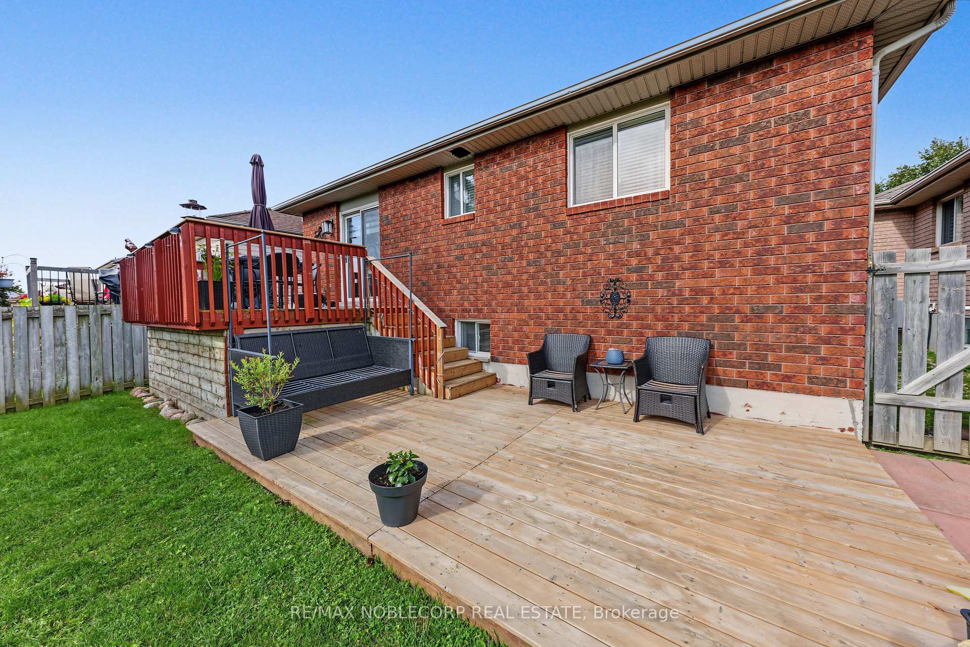 Photo 32 of 350 Emms Drive, Barrie, Holly — HOMEH