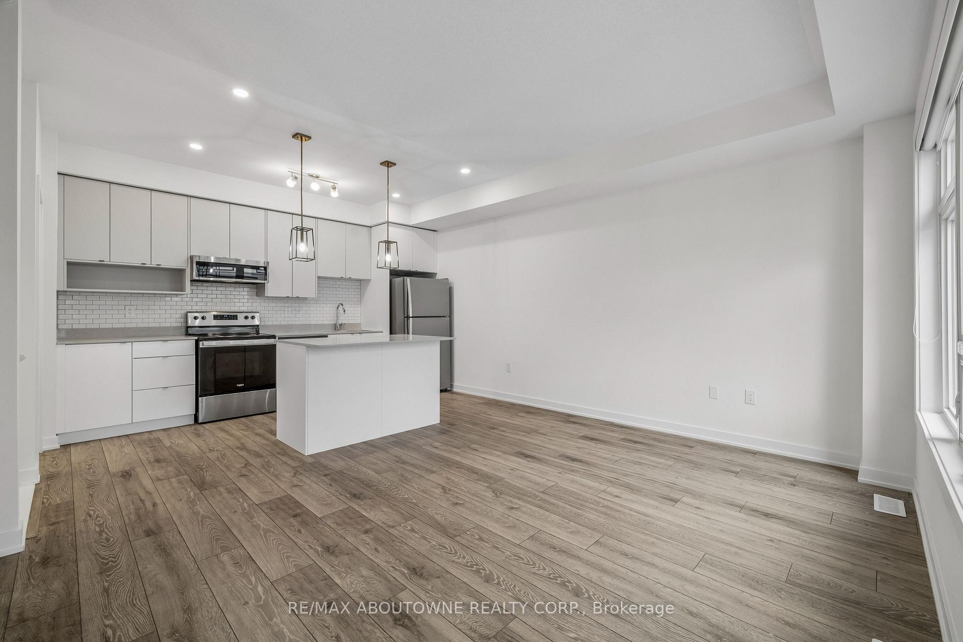 Photo 17 of 3170 Lotus Common, Burlington, Alton — HOMEH