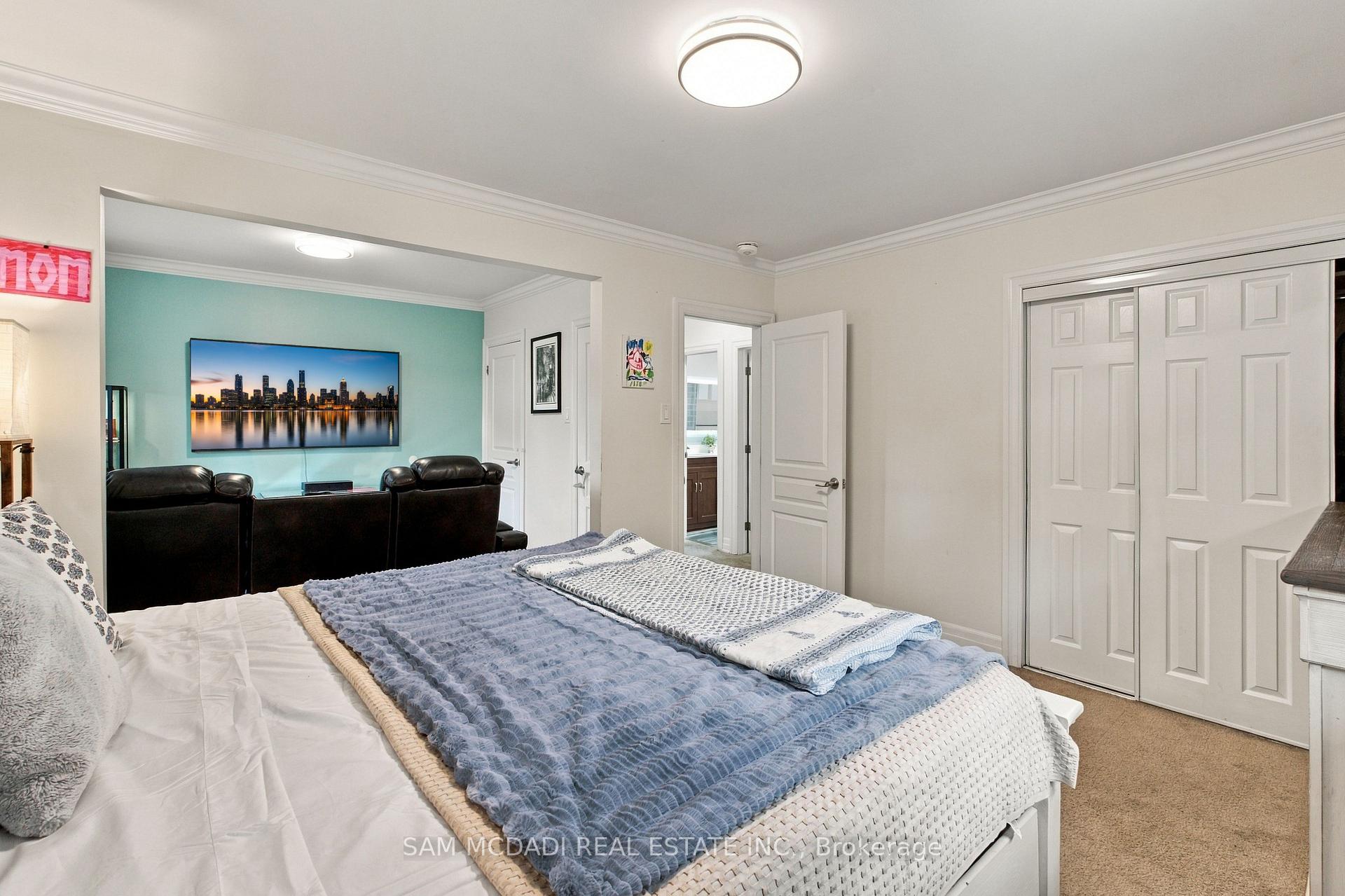 Photo 12 of 2009 Delaney Drive, Mississauga, Clarkson — HOMEH