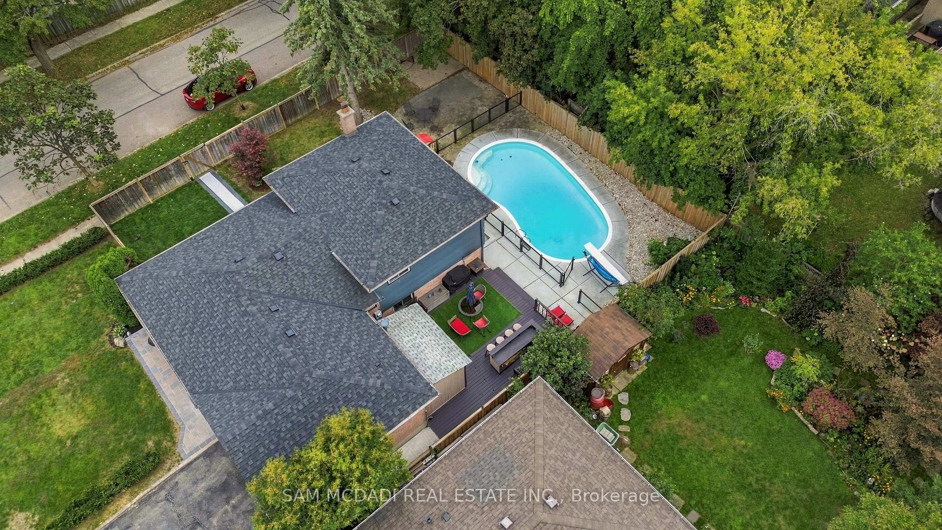 Photo 39 of 2009 Delaney Drive, Mississauga, Clarkson — HOMEH