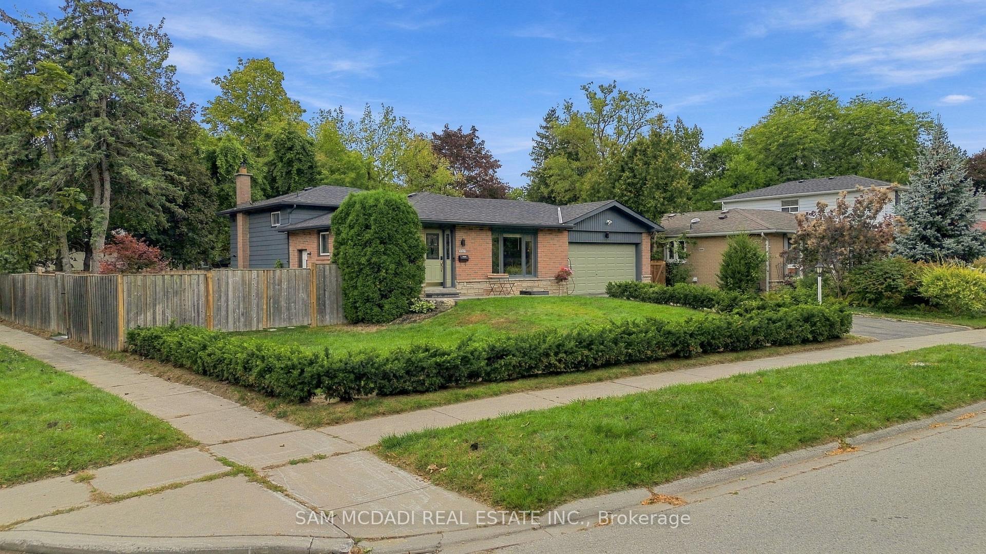 Photo 40 of 2009 Delaney Drive, Mississauga, Clarkson — HOMEH