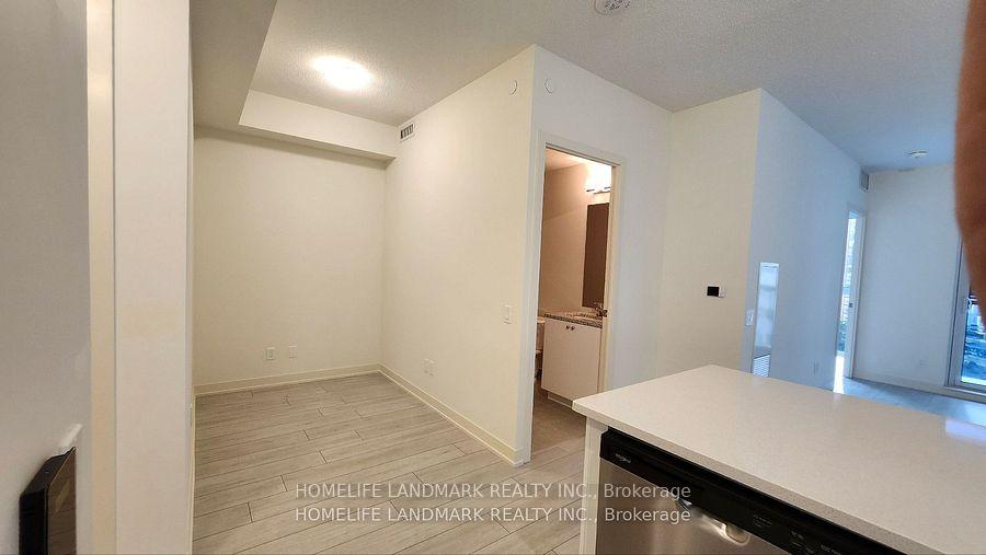 Photo 13 of Unit 809, 4955 Yonge Street, North York, Willowdale East — HOMEH
