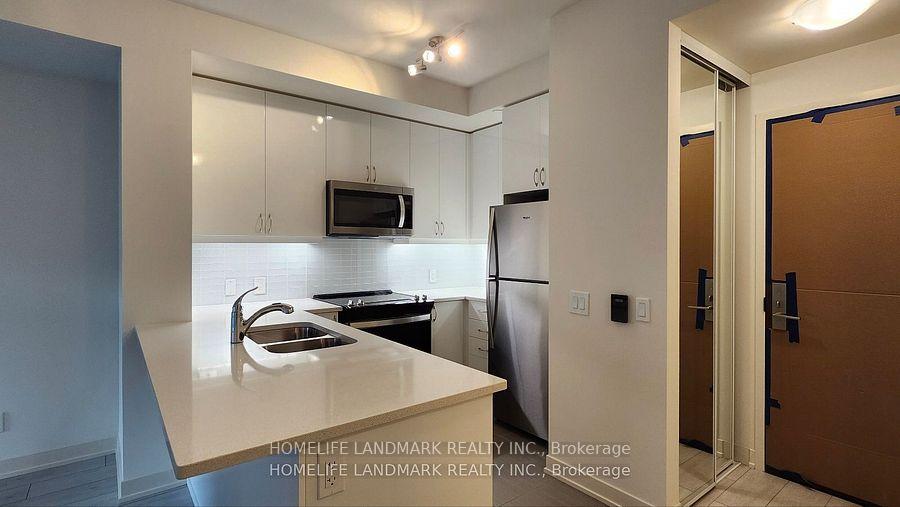 Photo 14 of Unit 809, 4955 Yonge Street, North York, Willowdale East — HOMEH