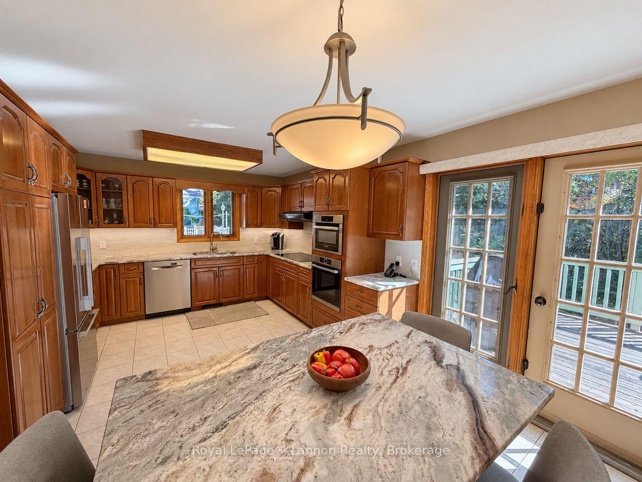 Photo 10 of 149 Timberline Drive, Thunder Bay, John Street South — HOMEH