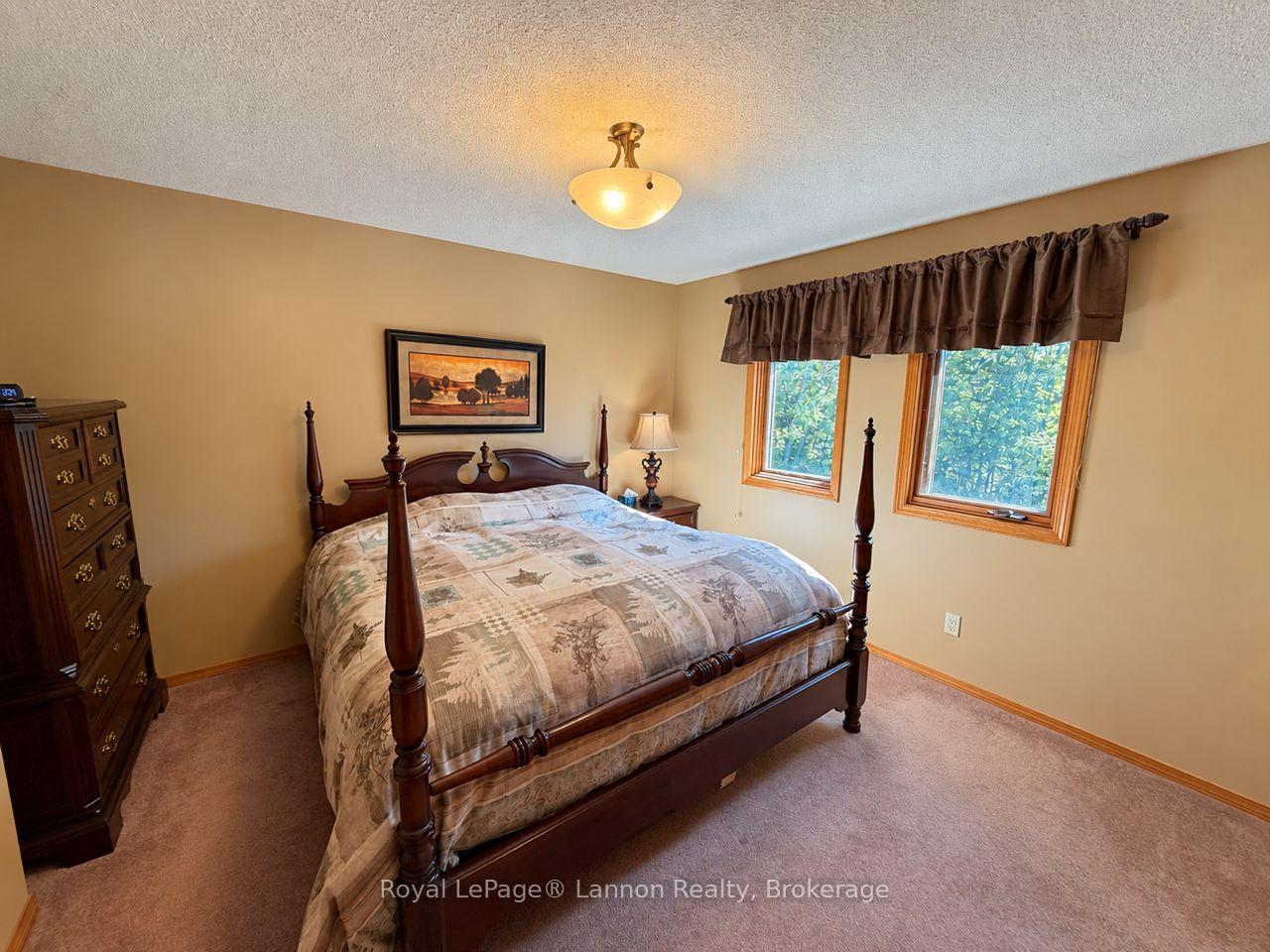 Photo 15 of 149 Timberline Drive, Thunder Bay, John Street South — HOMEH