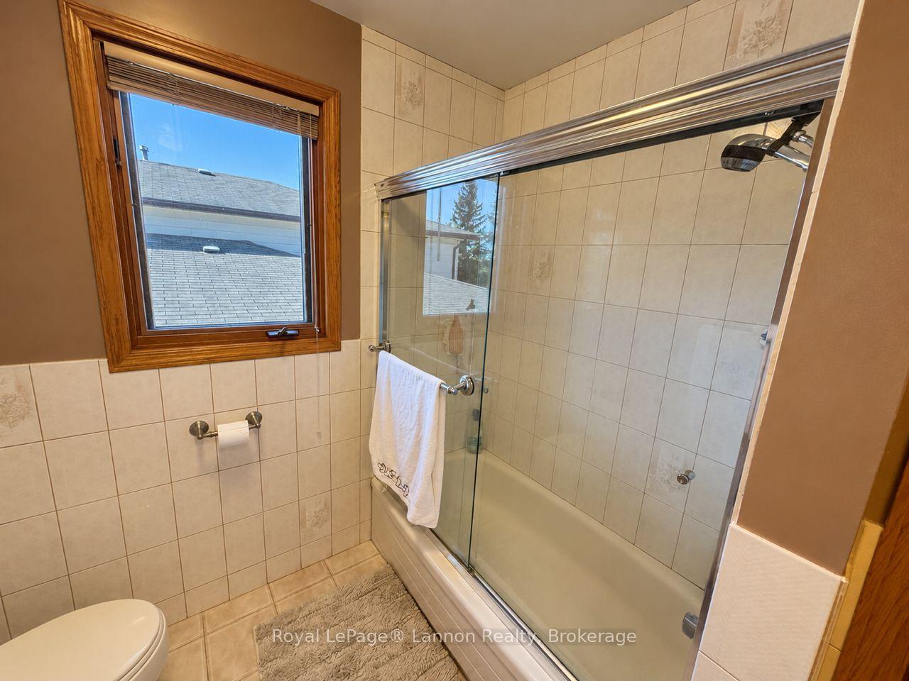 Photo 19 of 149 Timberline Drive, Thunder Bay, John Street South — HOMEH