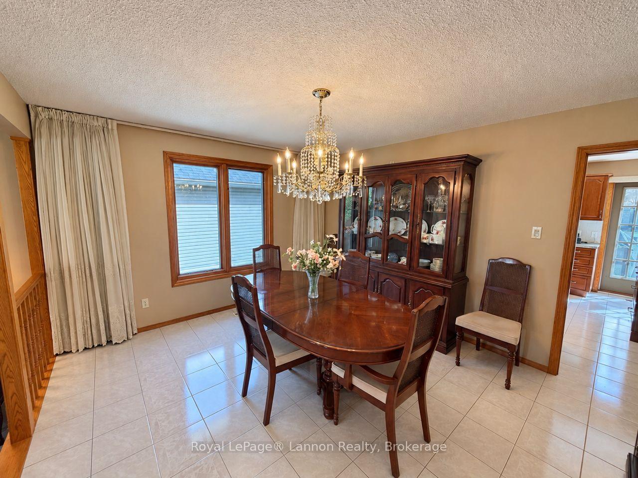 Photo 25 of 149 Timberline Drive, Thunder Bay, John Street South — HOMEH