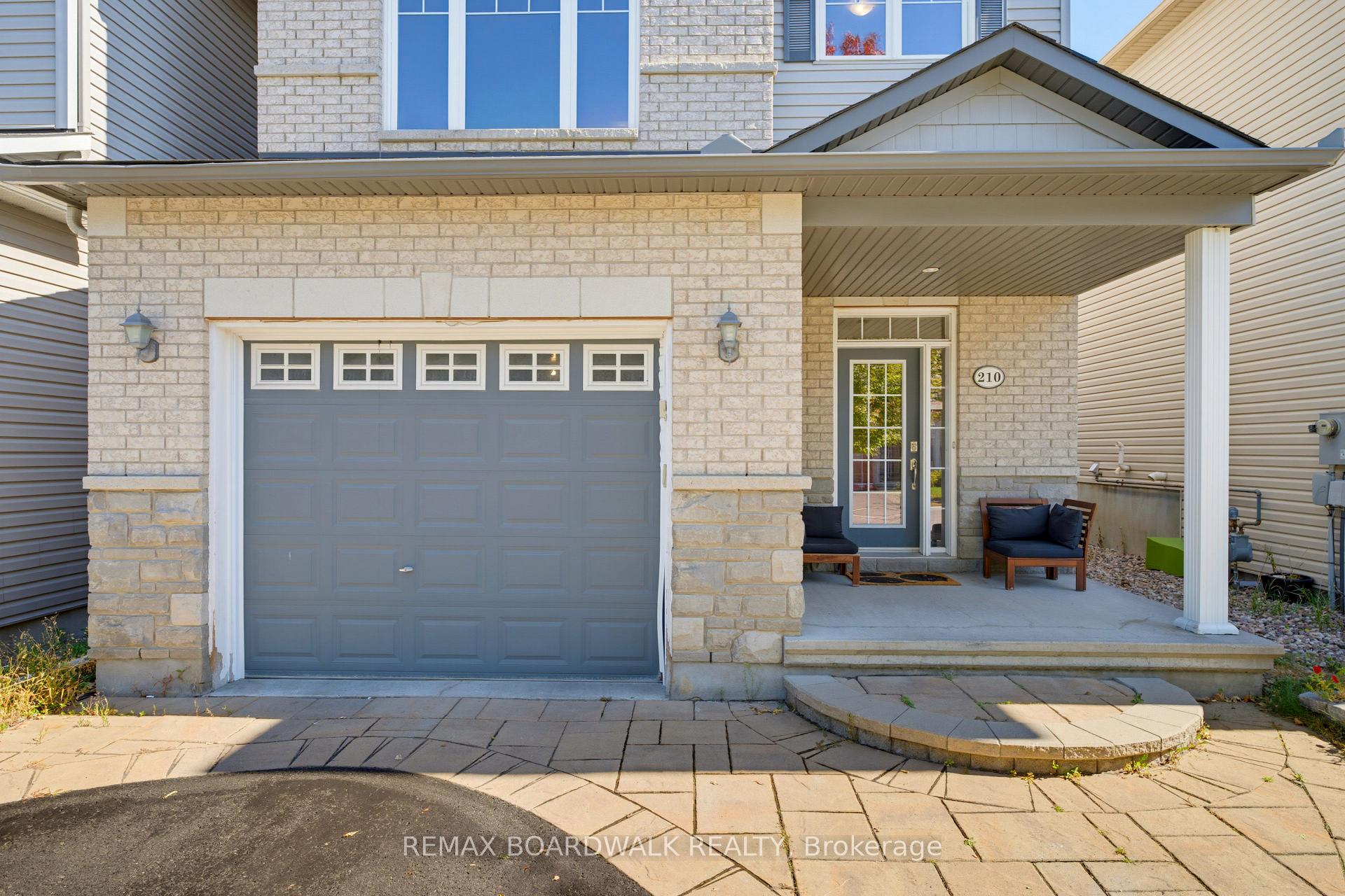Photo 3 of 210 Broxburn Crescent, Ottawa, Barrhaven - Heritage Park — HOMEH