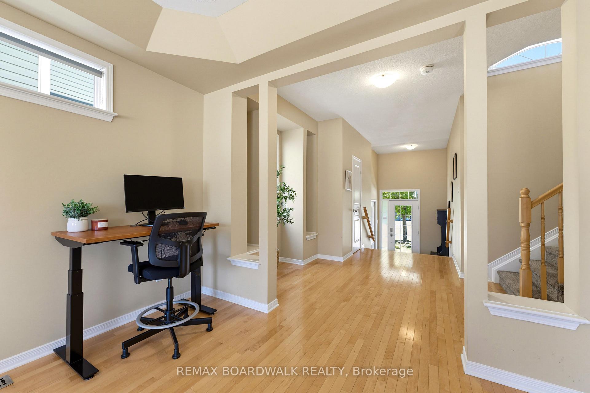 Photo 7 of 210 Broxburn Crescent, Ottawa, Barrhaven - Heritage Park — HOMEH