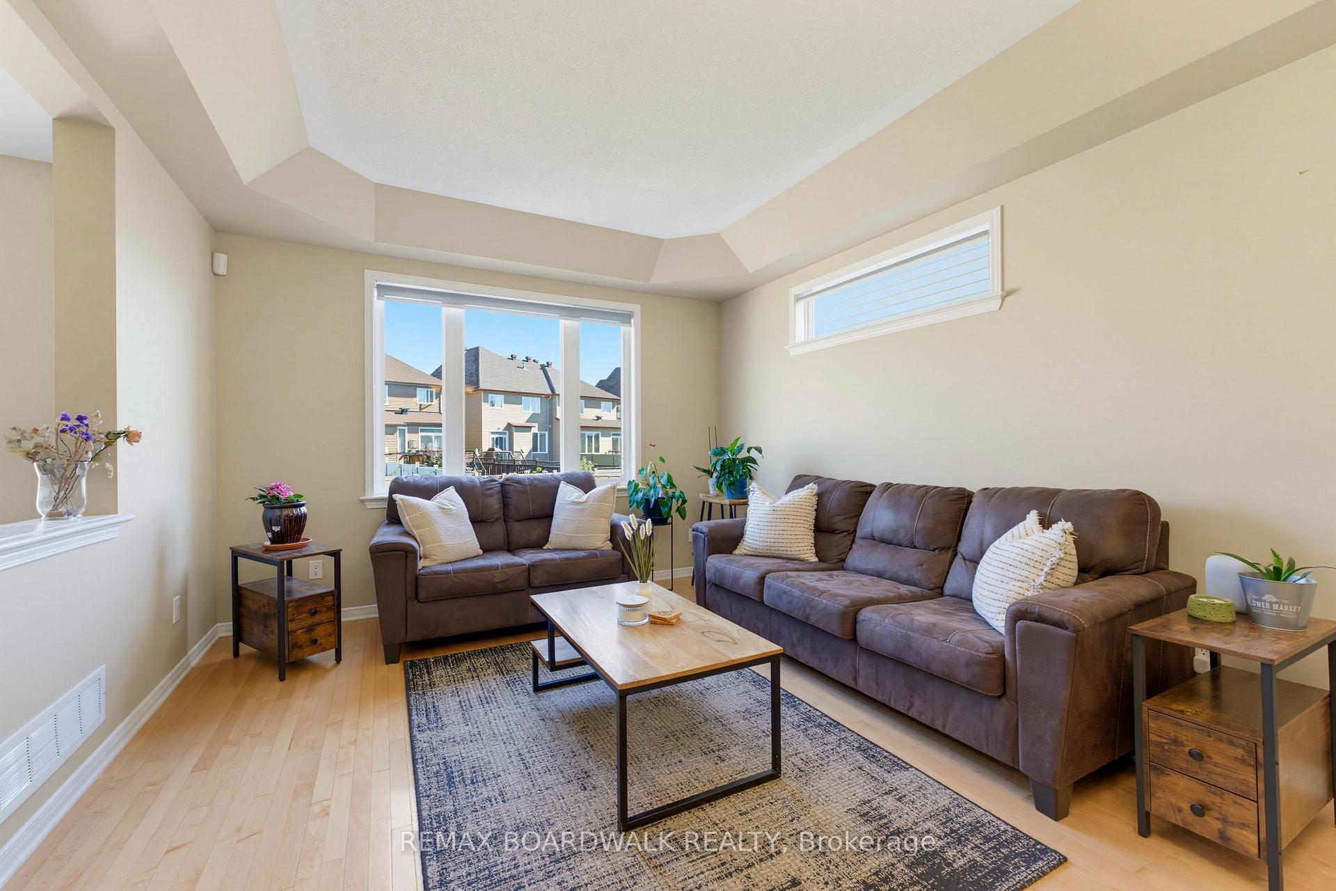 Photo 10 of 210 Broxburn Crescent, Ottawa, Barrhaven - Heritage Park — HOMEH