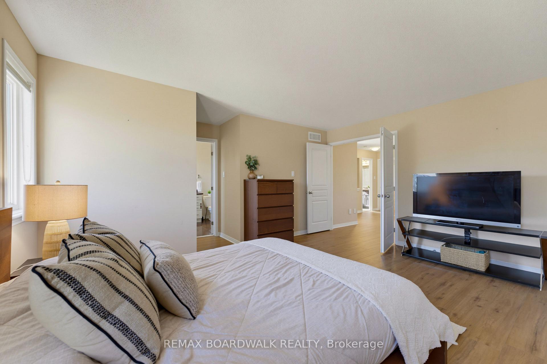 Photo 31 of 210 Broxburn Crescent, Ottawa, Barrhaven - Heritage Park — HOMEH