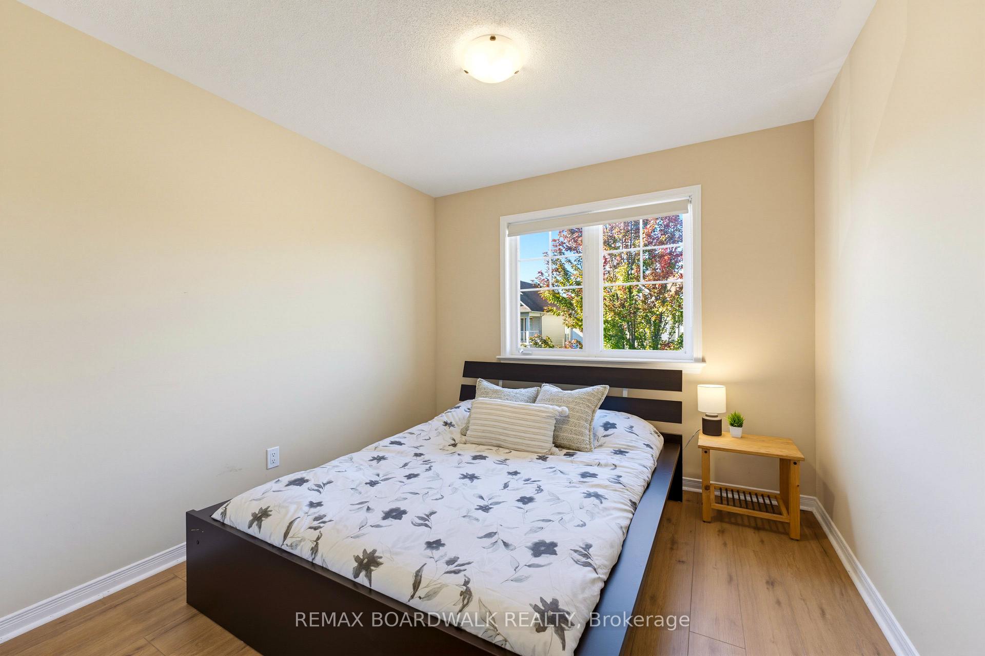 Photo 35 of 210 Broxburn Crescent, Ottawa, Barrhaven - Heritage Park — HOMEH