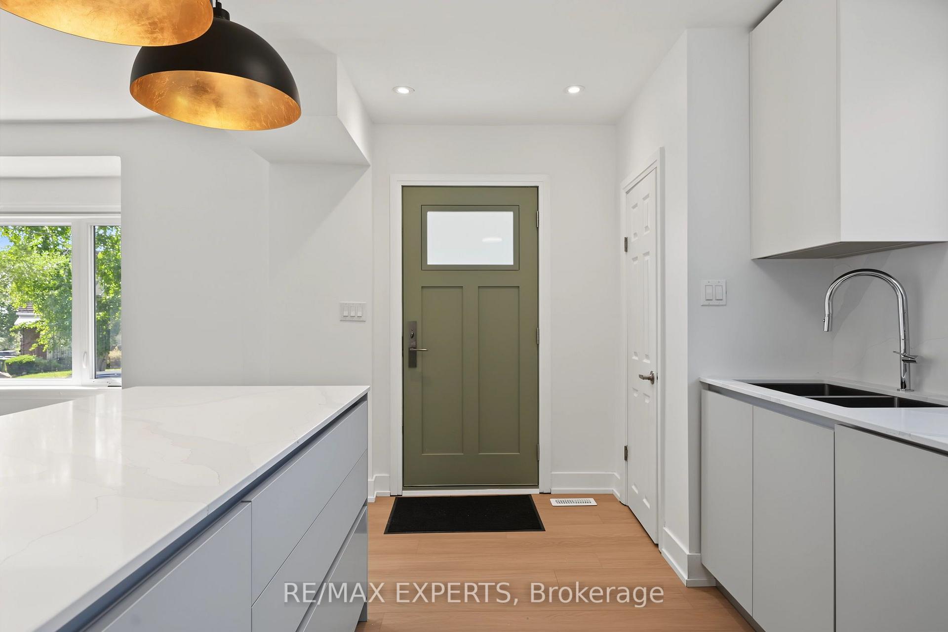 Photo 9 of 3 Greenacres Road, North York, Beechborough-Greenbrook — HOMEH