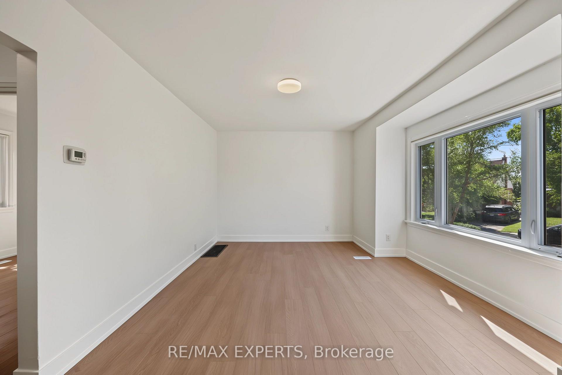 Photo 10 of 3 Greenacres Road, North York, Beechborough-Greenbrook — HOMEH
