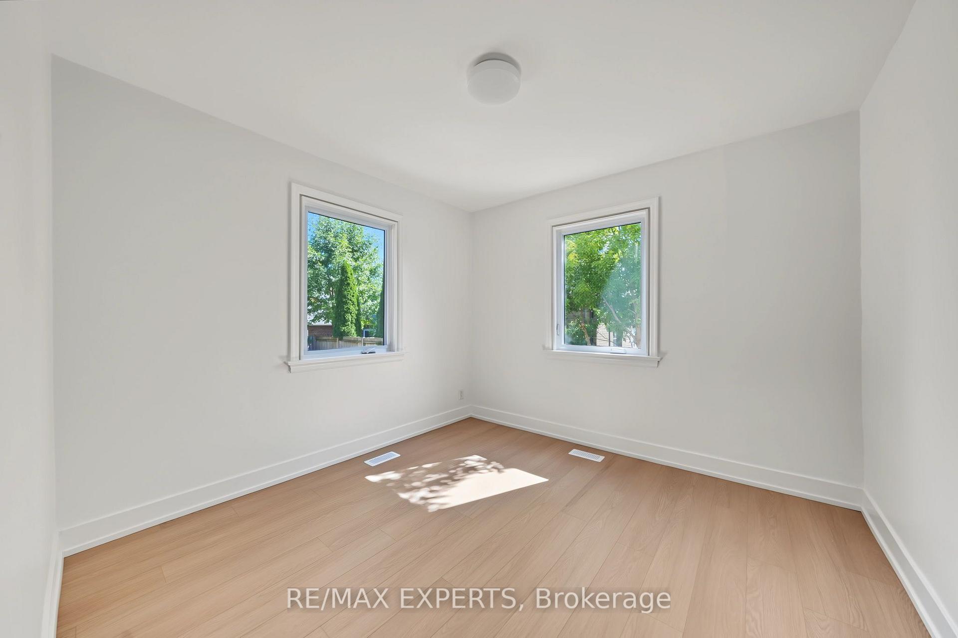 Photo 13 of 3 Greenacres Road, North York, Beechborough-Greenbrook — HOMEH