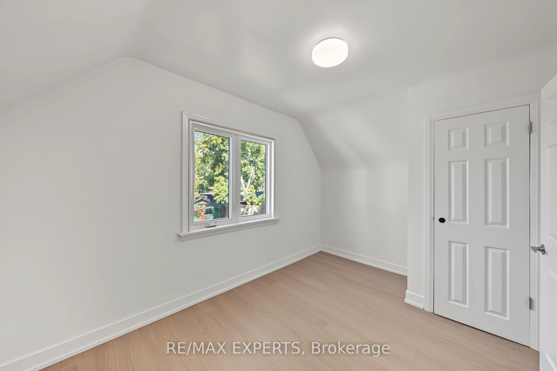 Photo 21 of 3 Greenacres Road, North York, Beechborough-Greenbrook — HOMEH