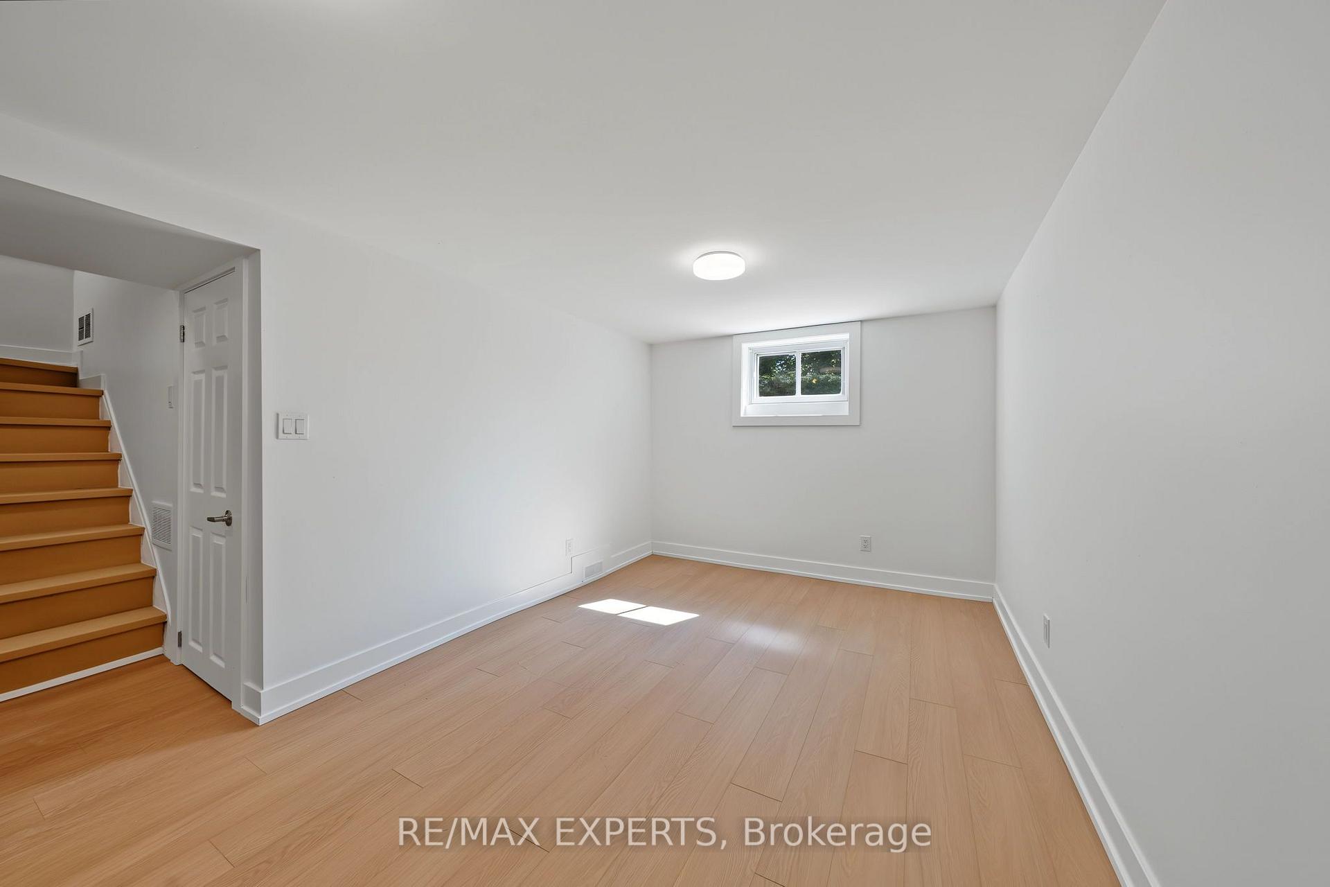 Photo 26 of 3 Greenacres Road, North York, Beechborough-Greenbrook — HOMEH