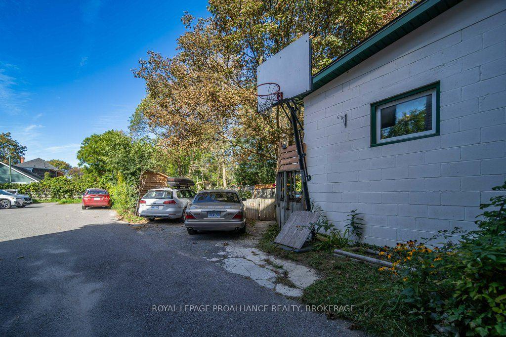 Photo 48 of 236 Frontenac Street, Kingston, Central City East — HOMEH
