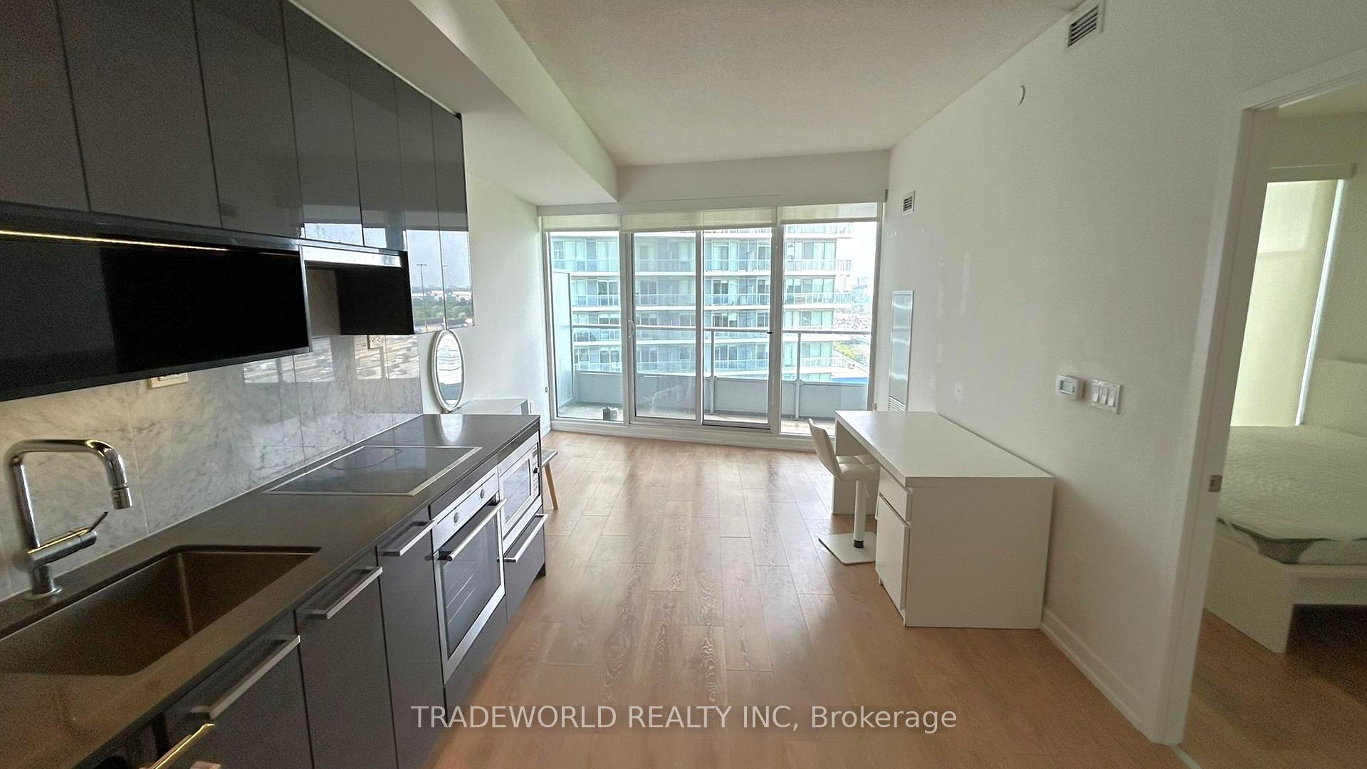 Photo 2 of Unit 806, 115 Mcmahon Drive, North York, Bayview Village — HOMEH
