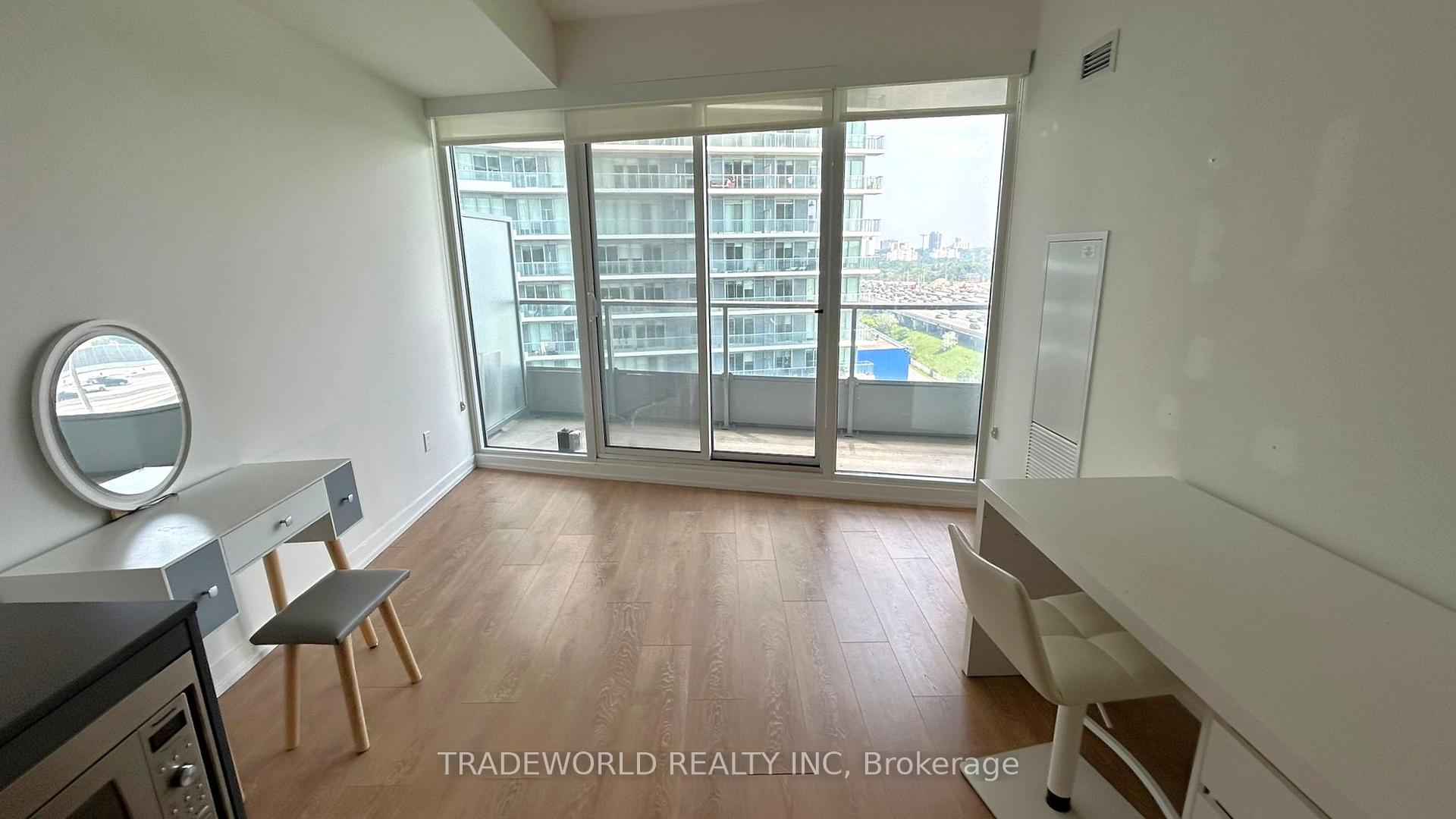 Photo 3 of Unit 806, 115 Mcmahon Drive, North York, Bayview Village — HOMEH