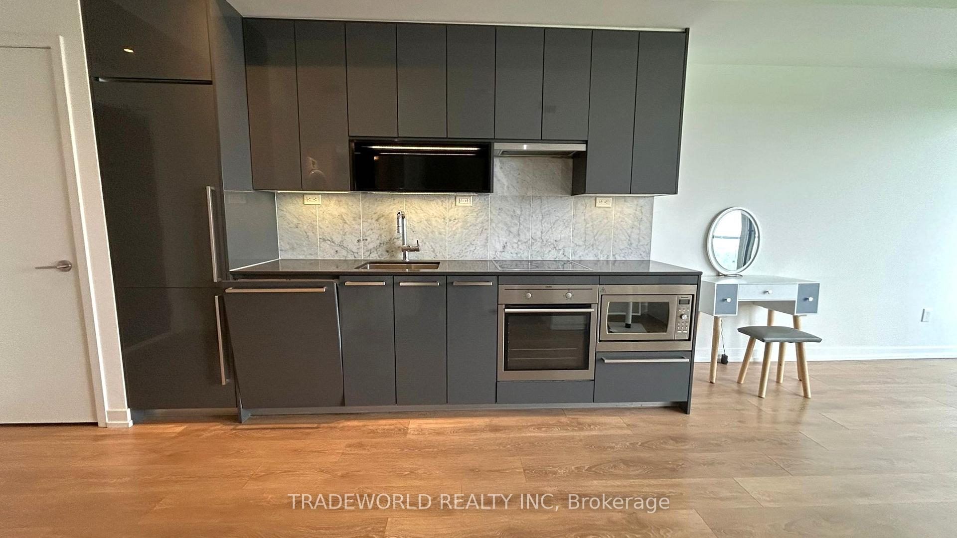 Photo 7 of Unit 806, 115 Mcmahon Drive, North York, Bayview Village — HOMEH