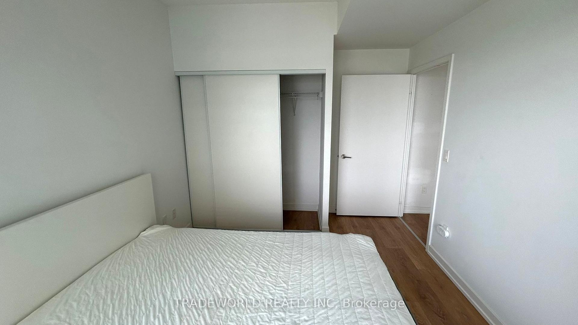 Photo 11 of Unit 806, 115 Mcmahon Drive, North York, Bayview Village — HOMEH