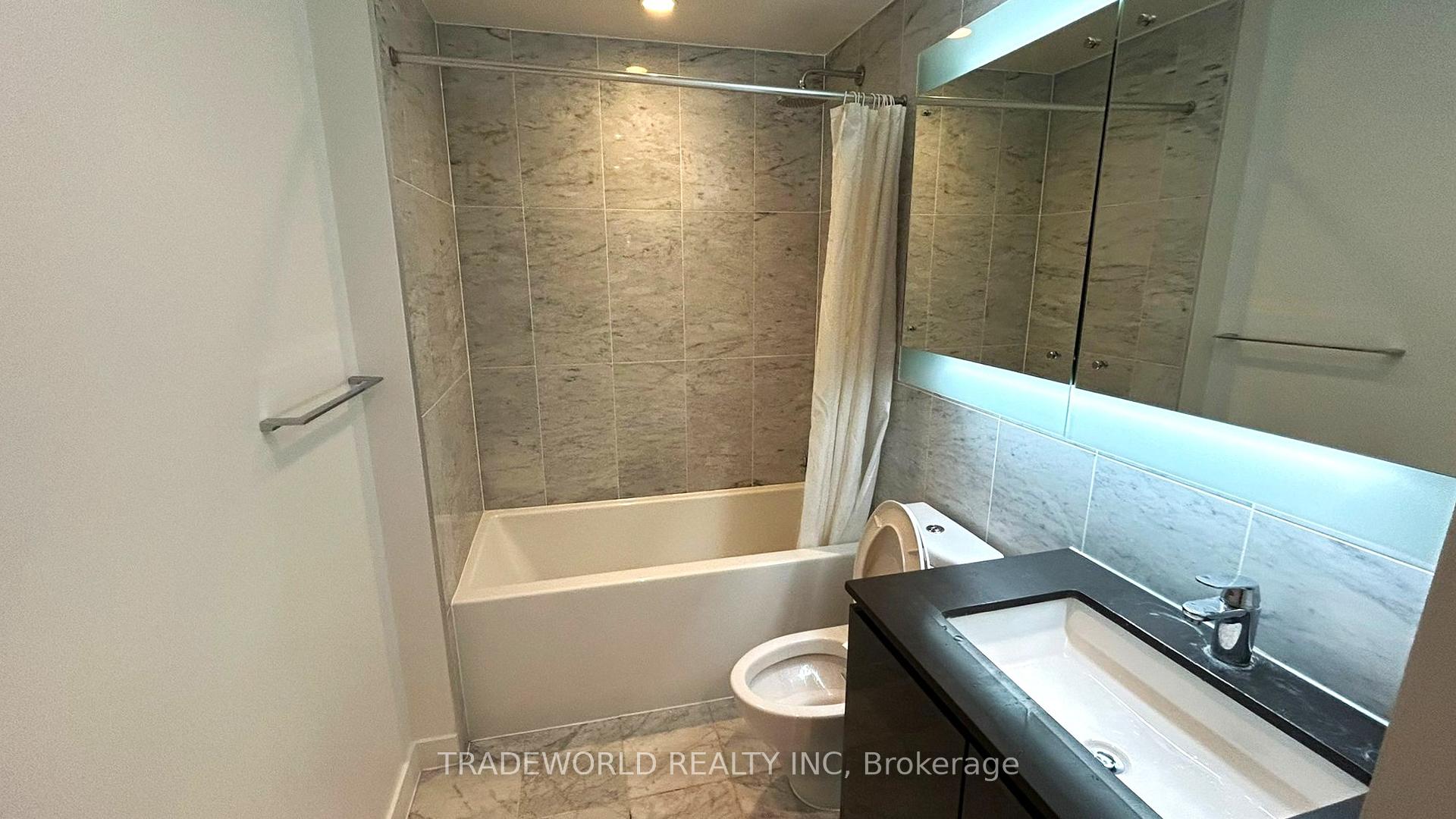Photo 12 of Unit 806, 115 Mcmahon Drive, North York, Bayview Village — HOMEH