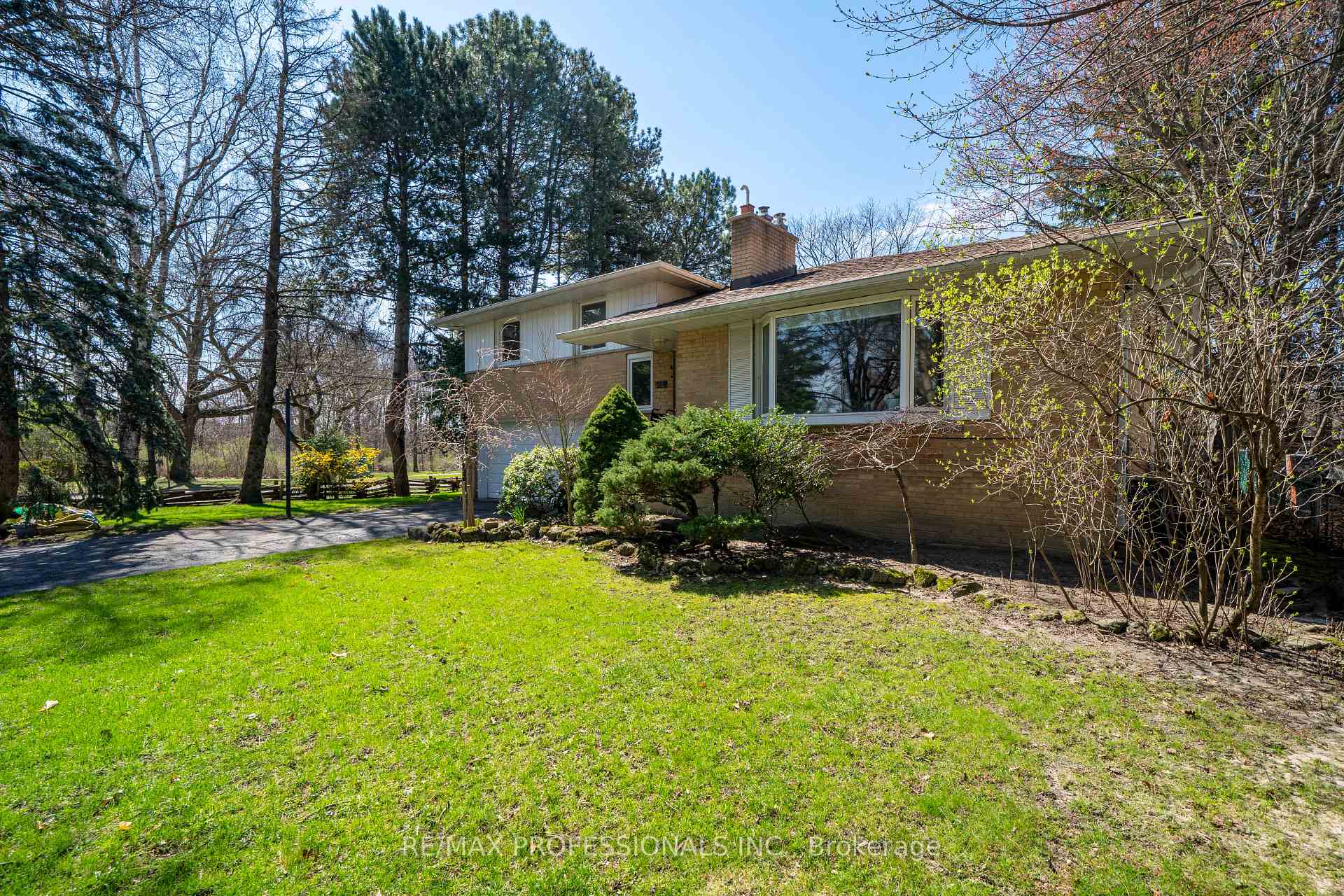 Photo 3 of 508 Vanessa Crescent, Mississauga, Lorne Park — HOMEH