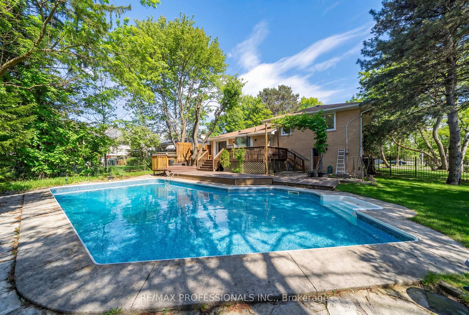 Photo 22 of 508 Vanessa Crescent, Mississauga, Lorne Park — HOMEH