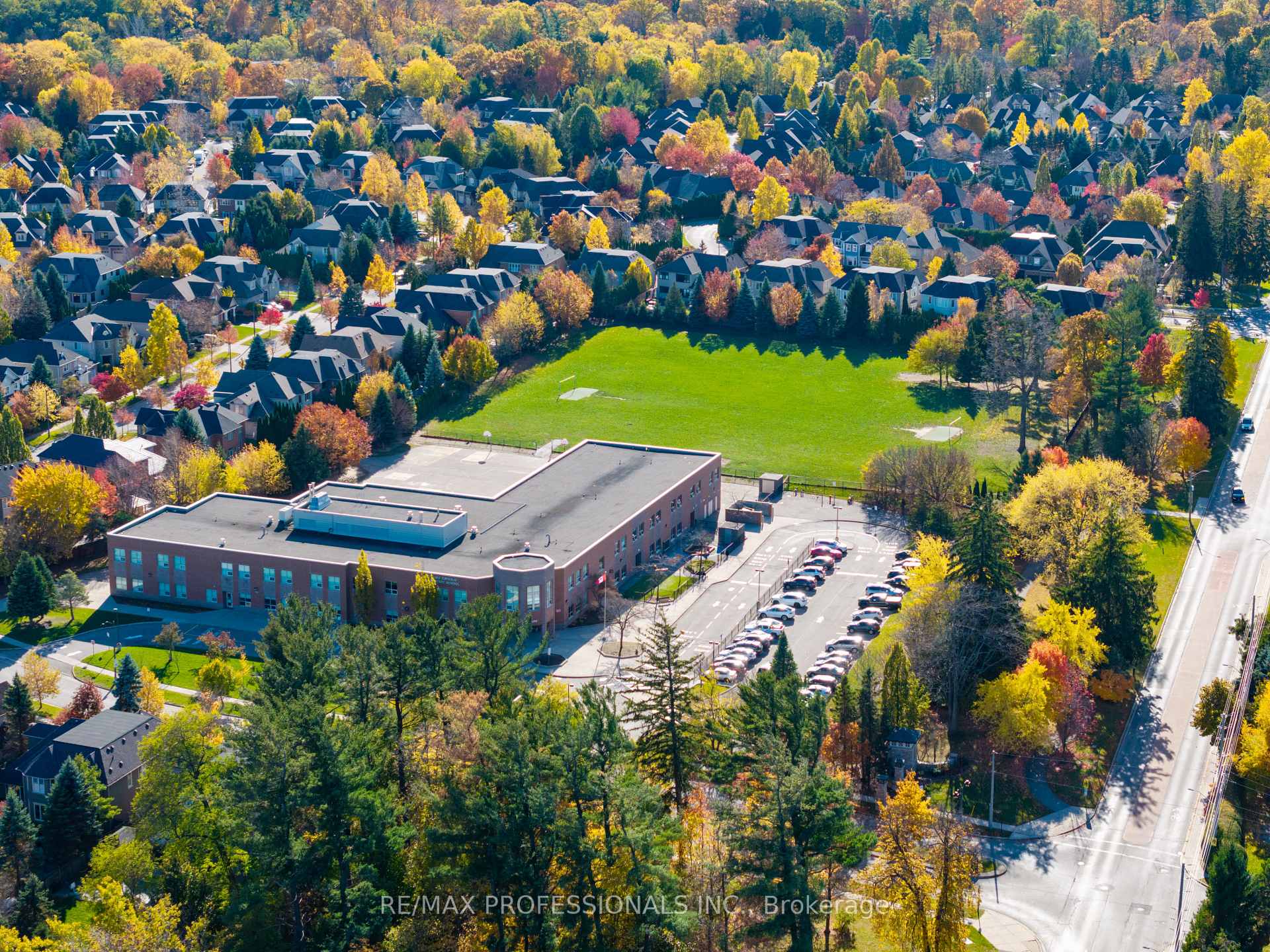 Photo 27 of 508 Vanessa Crescent, Mississauga, Lorne Park — HOMEH