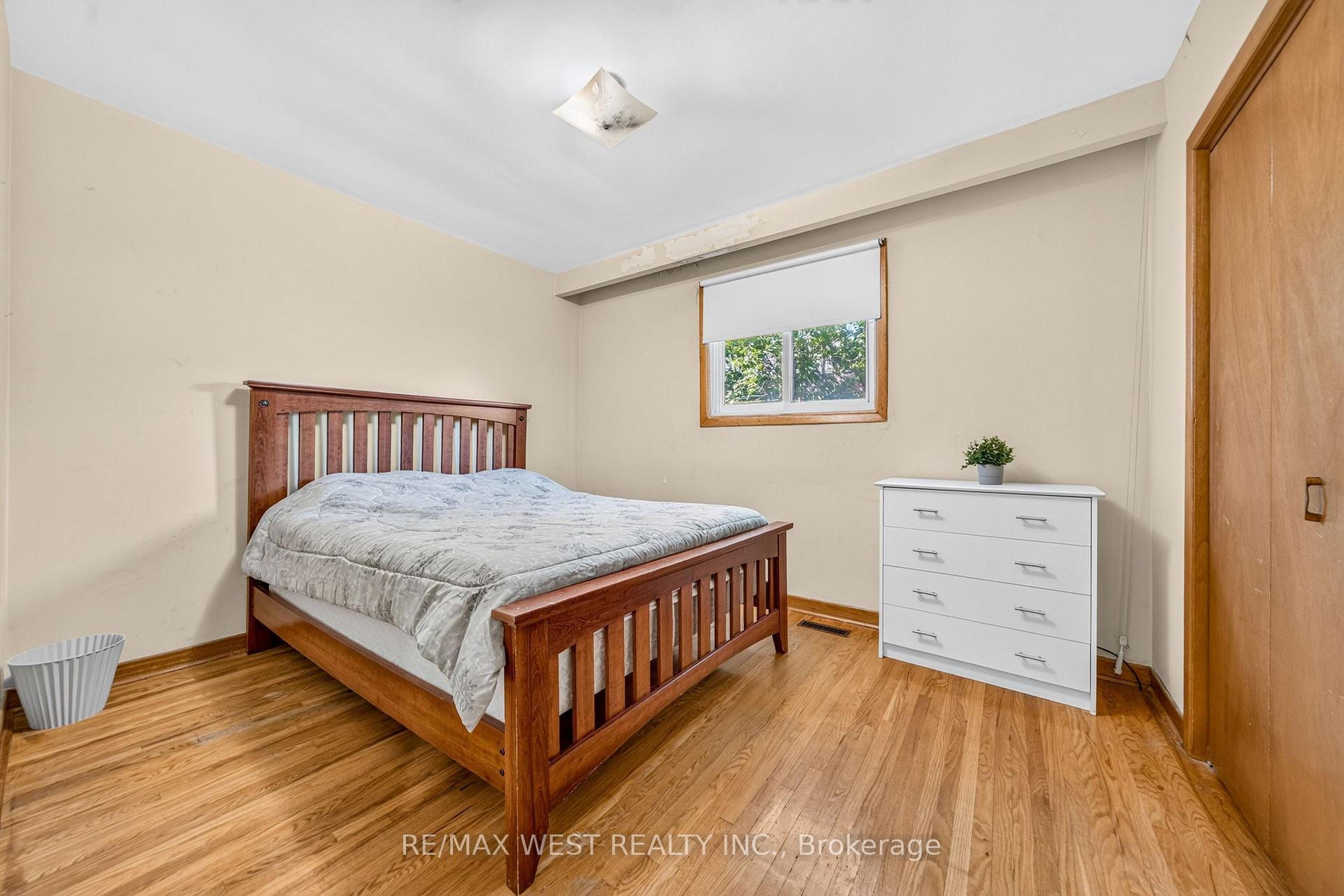 Photo 7 of 18 Pheasant Valley Court, Markham, Thornhill — HOMEH