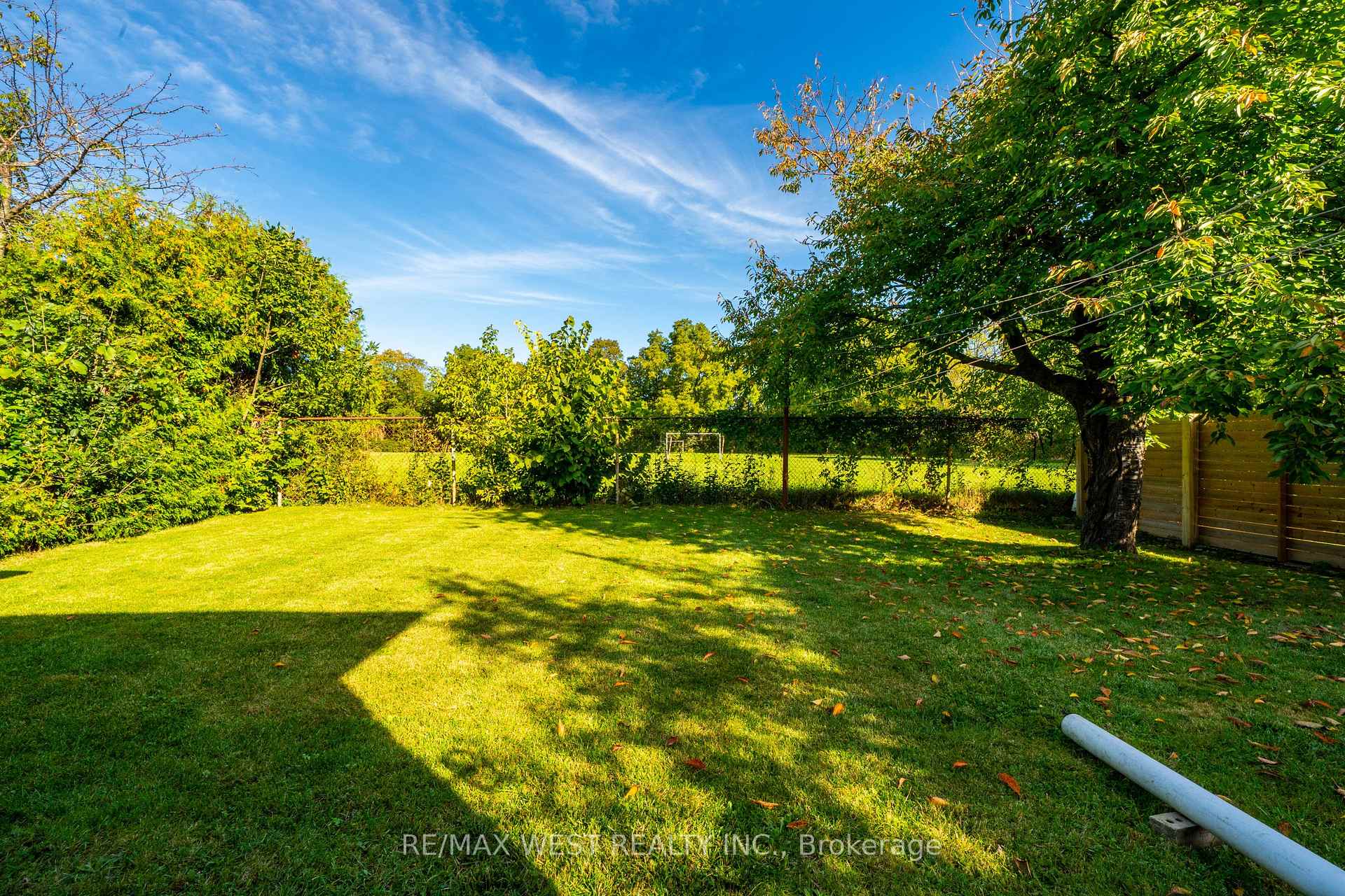 Photo 10 of 18 Pheasant Valley Court, Markham, Thornhill — HOMEH