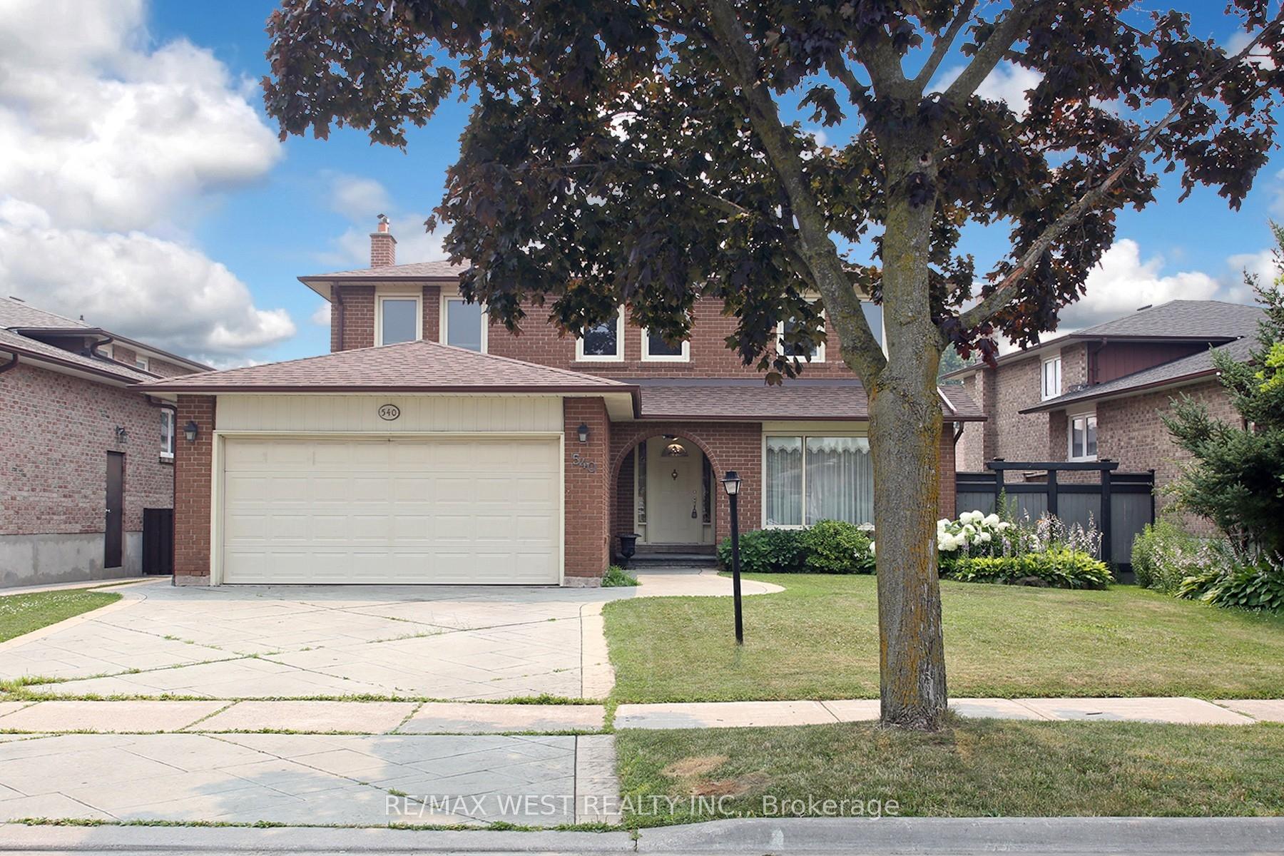 Photo 2 of 540 Louis Drive, Mississauga, Cooksville — HOMEH