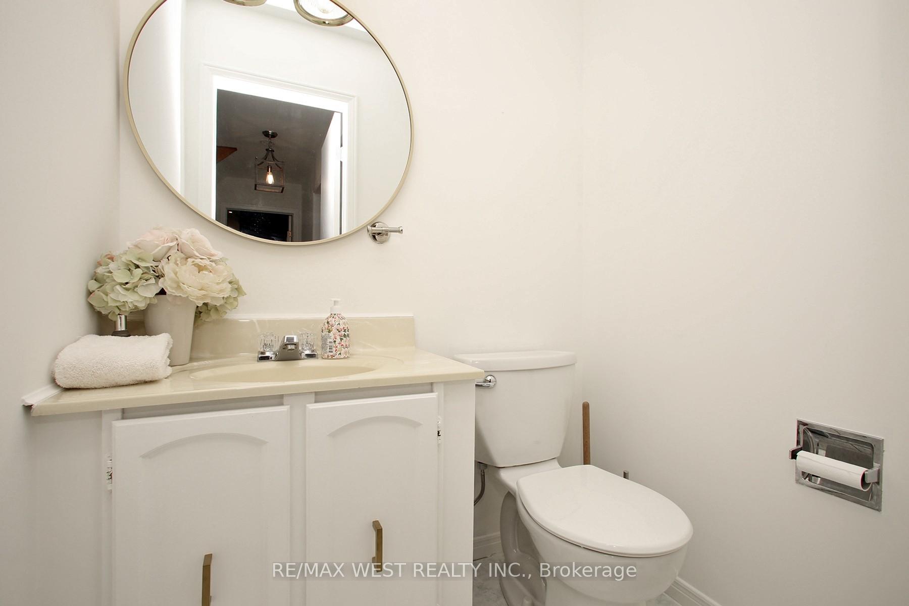 Photo 20 of 540 Louis Drive, Mississauga, Cooksville — HOMEH