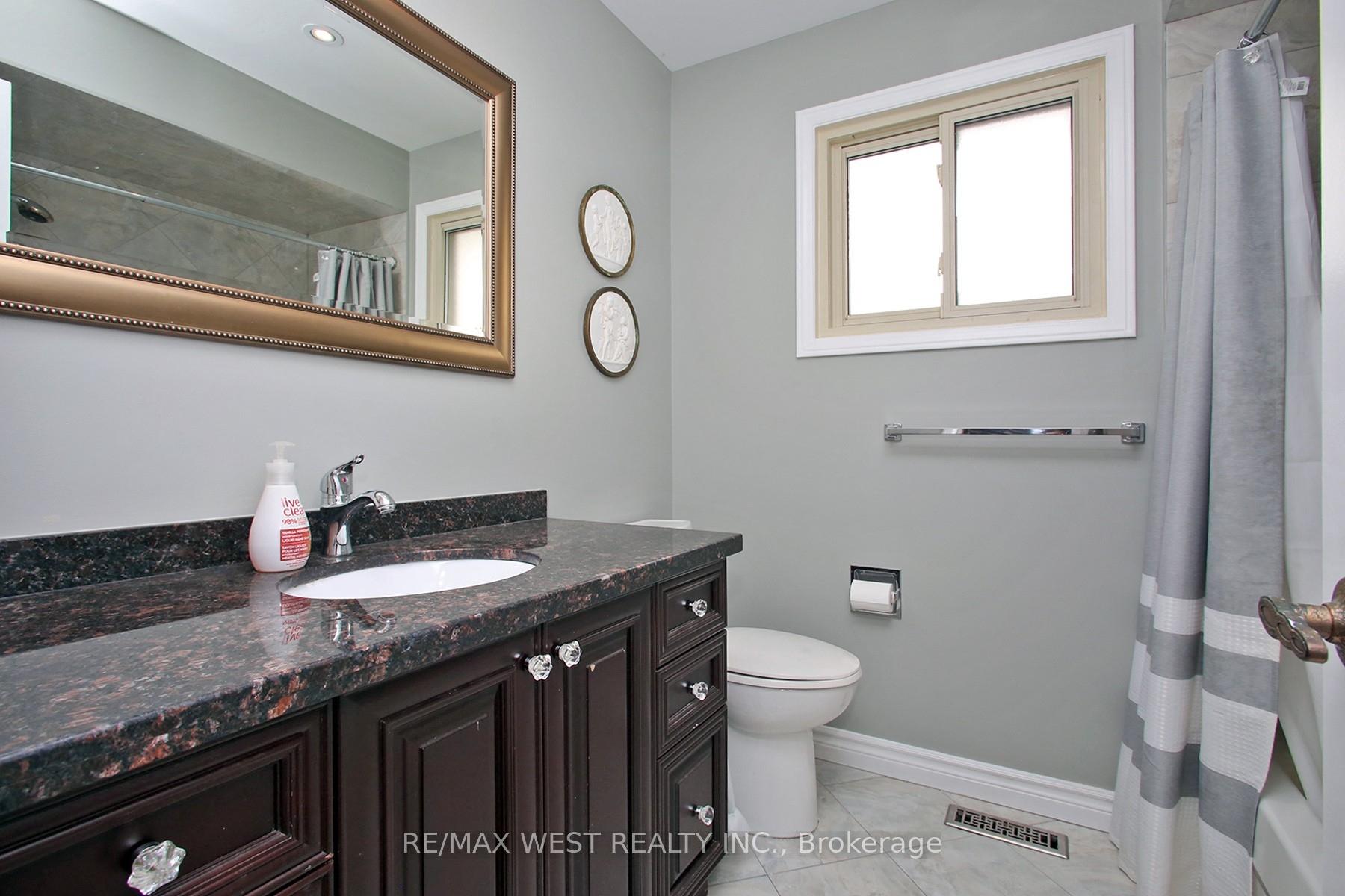 Photo 25 of 540 Louis Drive, Mississauga, Cooksville — HOMEH