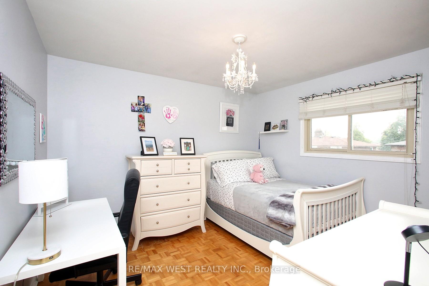 Photo 26 of 540 Louis Drive, Mississauga, Cooksville — HOMEH