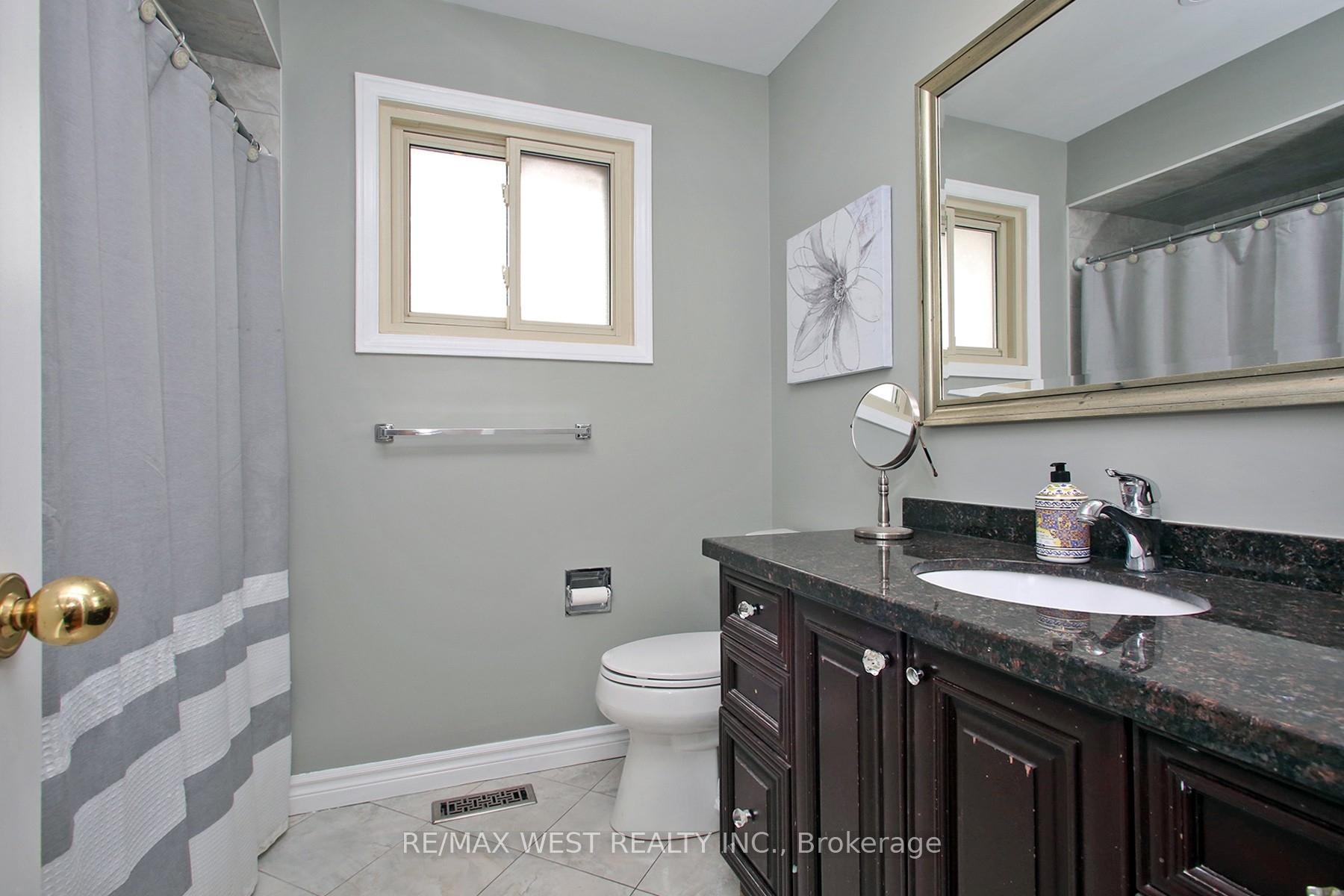 Photo 29 of 540 Louis Drive, Mississauga, Cooksville — HOMEH