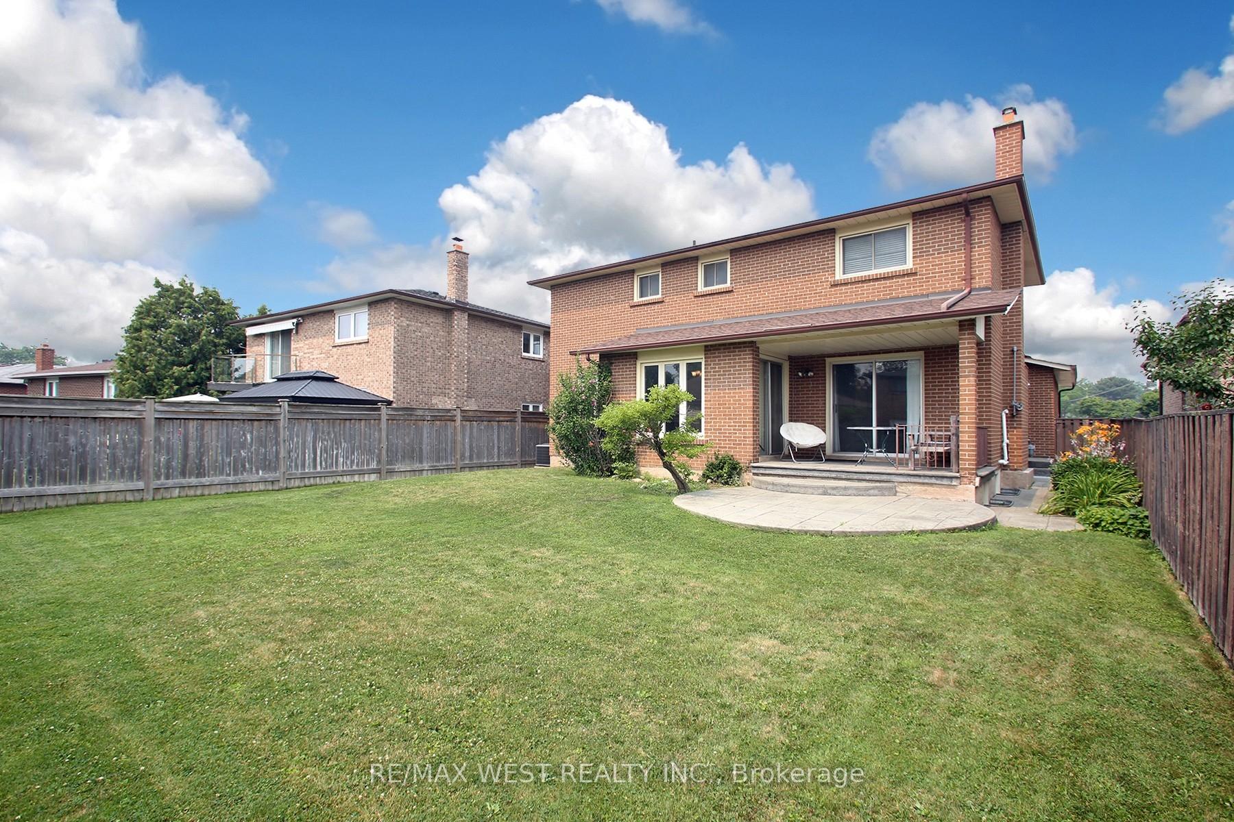 Photo 35 of 540 Louis Drive, Mississauga, Cooksville — HOMEH