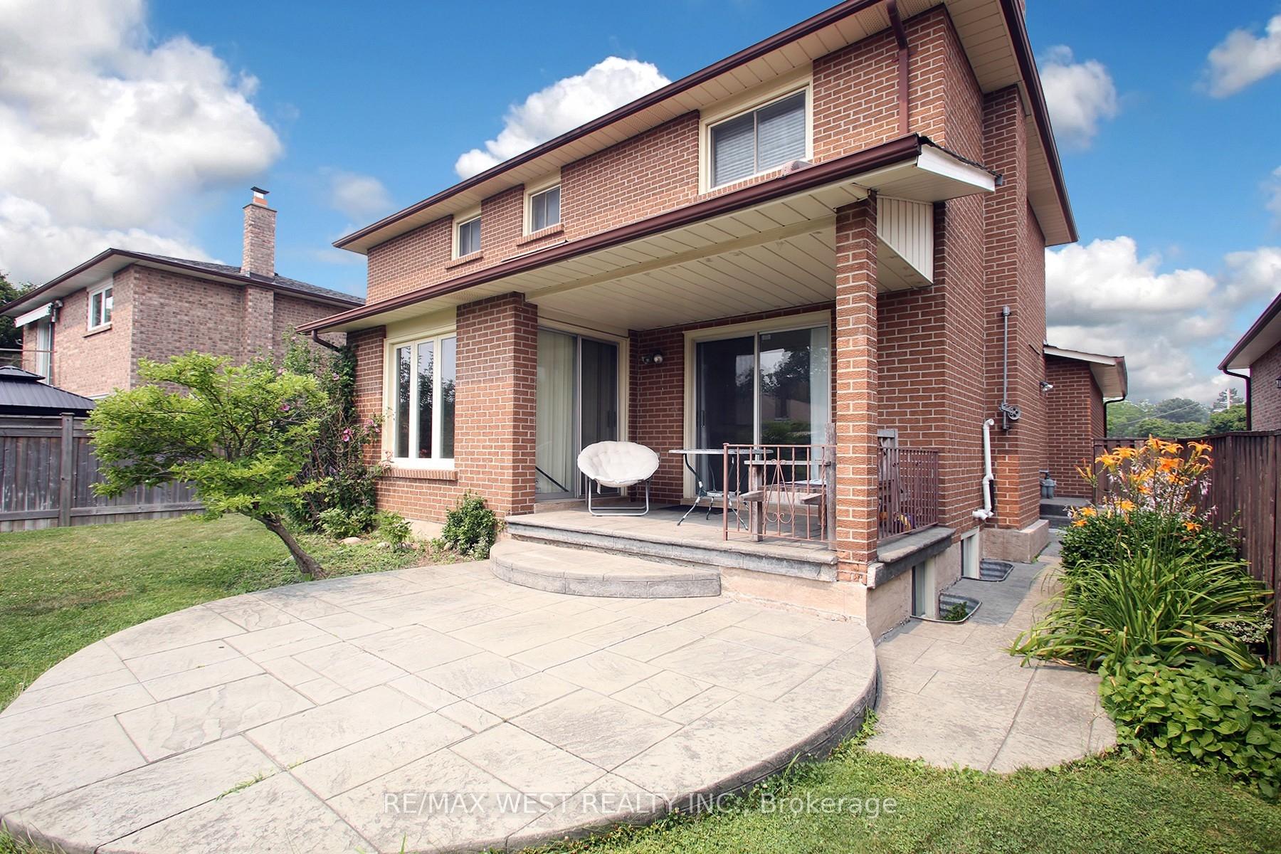 Photo 37 of 540 Louis Drive, Mississauga, Cooksville — HOMEH