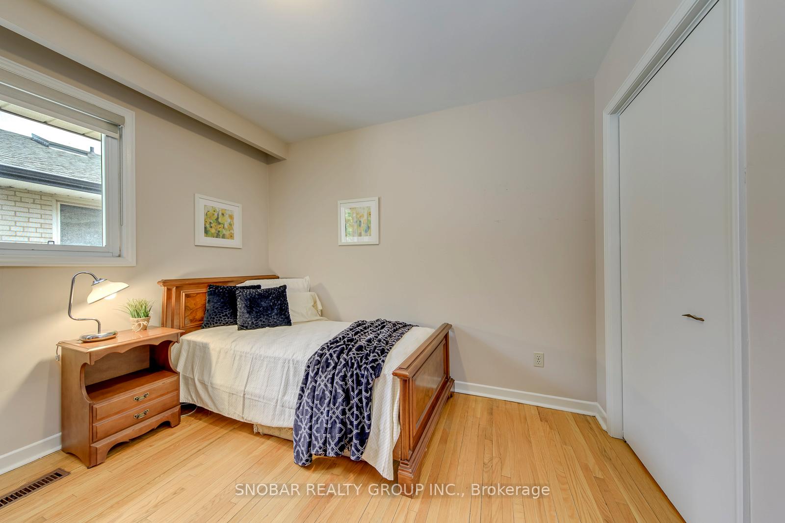 Photo 13 of 26 Annabelle Drive, Etobicoke, Mount Olive-Silverstone-Jamestown — HOMEH