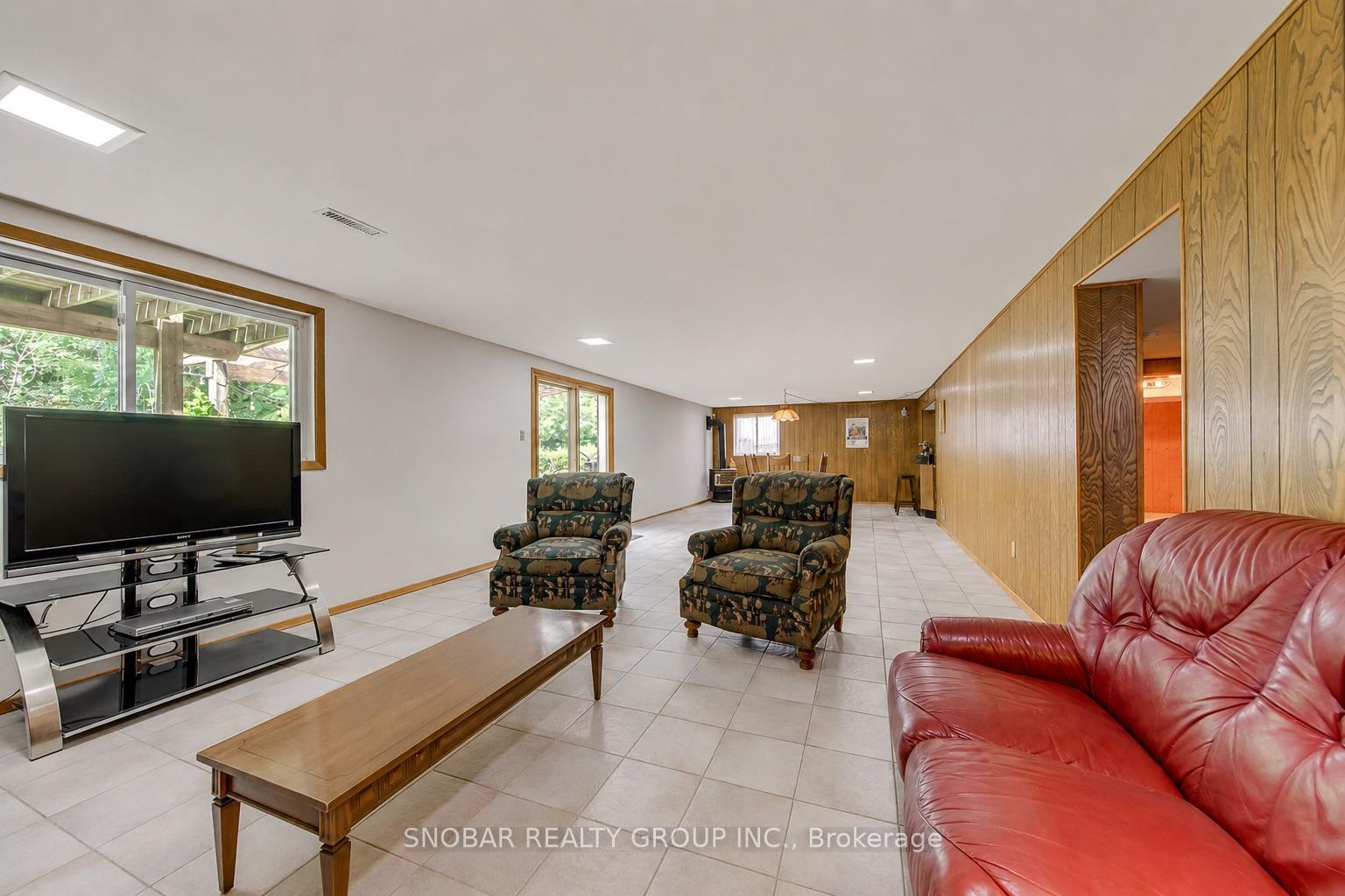 Photo 17 of 26 Annabelle Drive, Etobicoke, Mount Olive-Silverstone-Jamestown — HOMEH