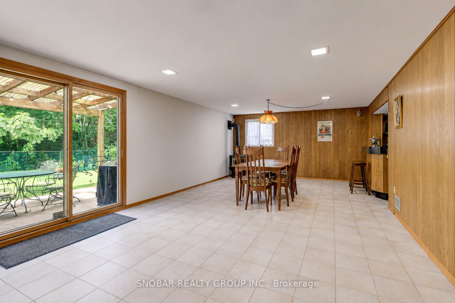 Photo 18 of 26 Annabelle Drive, Etobicoke, Mount Olive-Silverstone-Jamestown — HOMEH