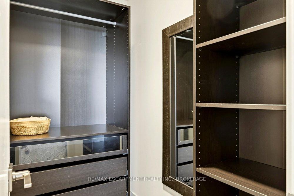 Photo 20 of Unit 702, 2087 Fairview Street, Burlington, Freeman — HOMEH