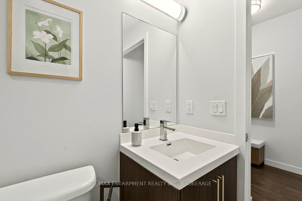 Photo 22 of Unit 702, 2087 Fairview Street, Burlington, Freeman — HOMEH
