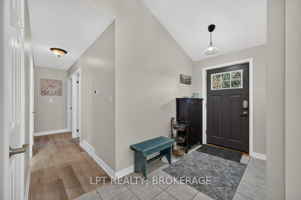 Photo 4 of 2994 Campbell Road, Frontenac, Frontenac South — HOMEH